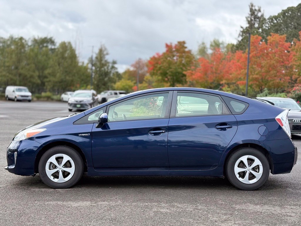 Used 2015 Toyota Prius Three w/ Solar Roof Package FWD image 2
