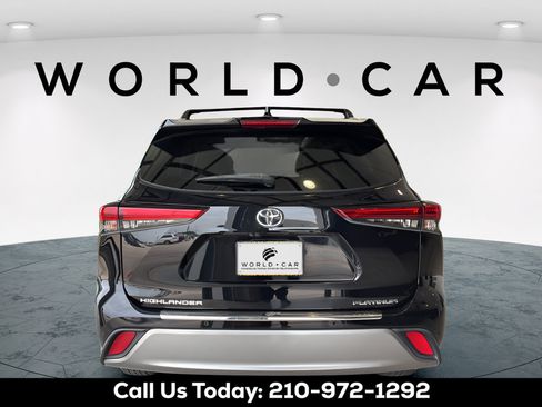 Used 2021 Toyota Highlander Platinum FWD image 6