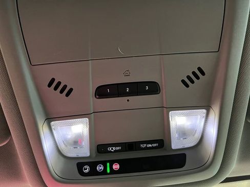 Used 2019 GMC Terrain SLT w/ Preferred Package image 21