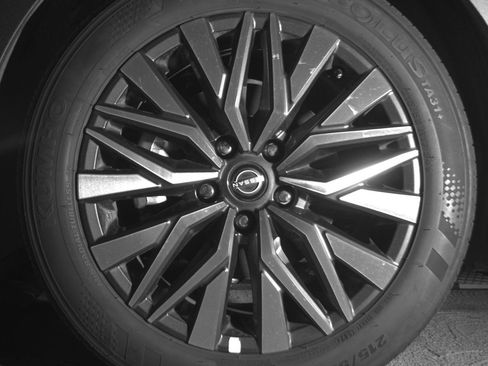 Used 2025 Nissan Altima 2.5 SV image 12