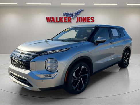 Used 2024 Mitsubishi Outlander SE image 7