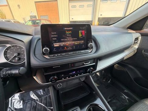Used 2023 Nissan Rogue SV FWD image 20