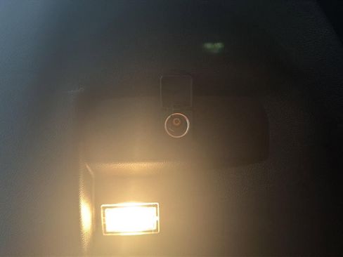 Used 2018 Ford Explorer XLT w/ Equipment Group 202A image 10