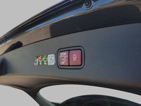 Certified 2026 Mercedes-Benz GLC 300 image 7