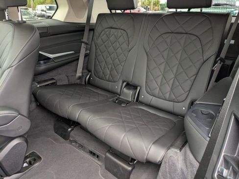 Used 2024 BMW X7 xDrive40i image 34