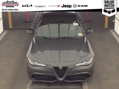 Used 2024 Alfa Romeo Giulia Ti AWD/4WD image 7