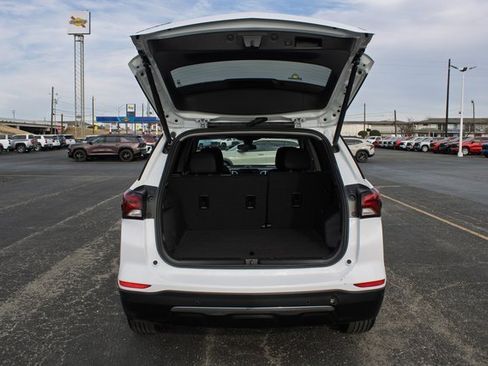 Used 2024 Chevrolet Equinox LT image 10