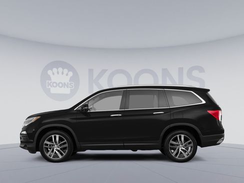Used 2017 Honda Pilot Touring image 2