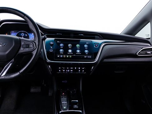 Used 2023 Chevrolet Bolt LT w/ Infotainment Package FWD image 9