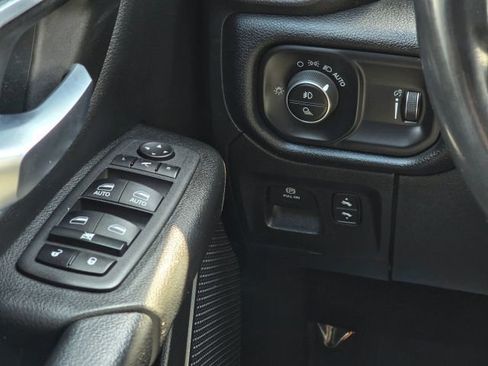 Used 2022 RAM 1500 Lone Star AWD/4WD image 21