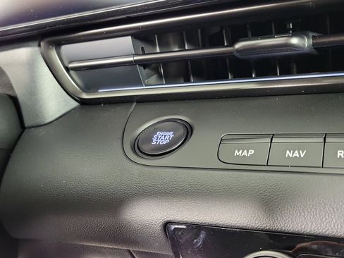 New 2025 Hyundai Elantra SEL image 17