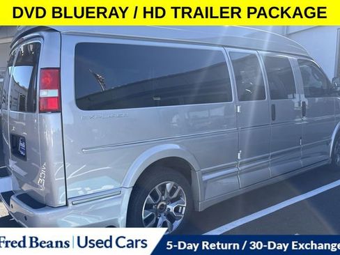 Used 2023 Chevrolet Express 2500 Extended RWD image 4