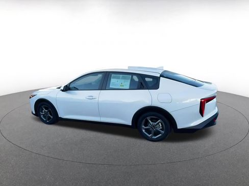 Used 2025 Kia K4 LXS image 10