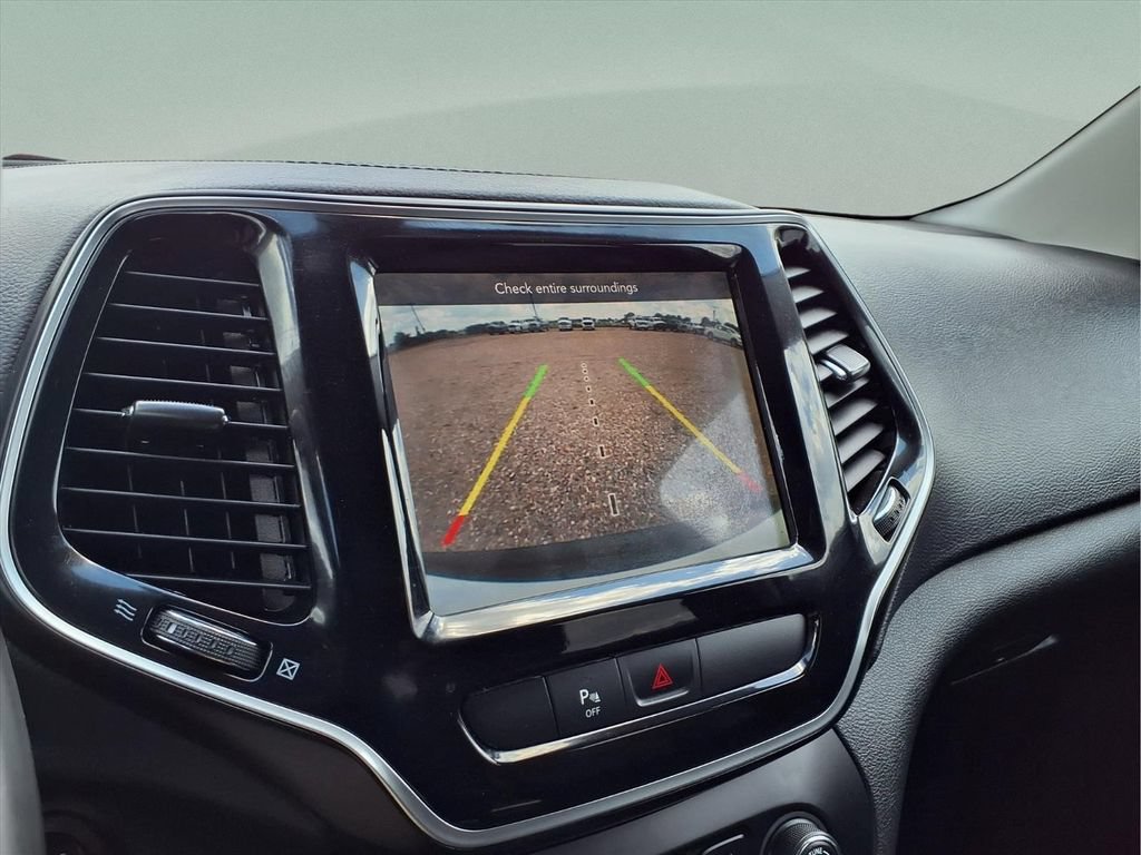 Used 2019 Jeep Cherokee Limited FWD image 11