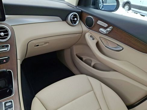 Used 2022 Mercedes-Benz GLC 300 4MATIC image 17