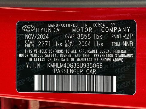 Used 2025 Hyundai Elantra Sport FWD image 32