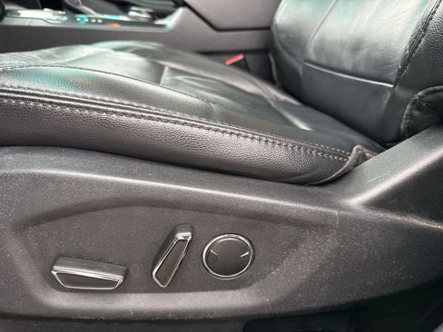 Used 2016 Ford Explorer XLT w/ Equipment Group 202A image 16