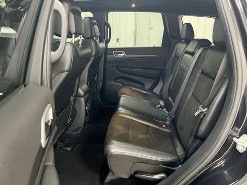 Used 2020 Jeep Grand Cherokee Altitude AWD/4WD image 24