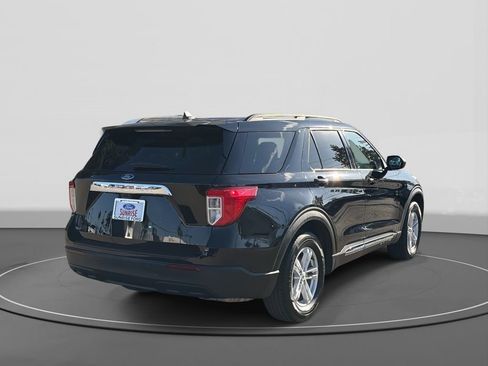 Certified 2023 Ford Explorer XLT image 5