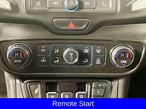 Used 2020 GMC Terrain SLE w/ Driver Convenience Package image 18