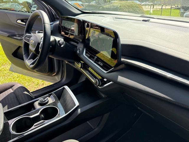 Used 2026 Chevrolet Equinox LT FWD image 28