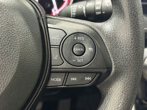 Used 2025 Toyota RAV4 XLE FWD image 23