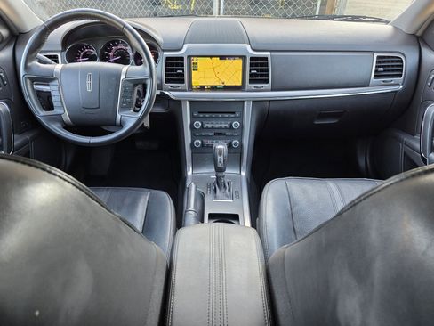 Used 2010 Lincoln MKZ image 16