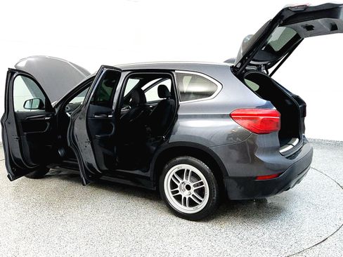 Used 2018 BMW X1 sDrive28i w/ Convenience Package FWD image 11