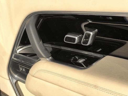 Used 2025 Land Rover Range Rover Long Wheelbase Autobiography image 22