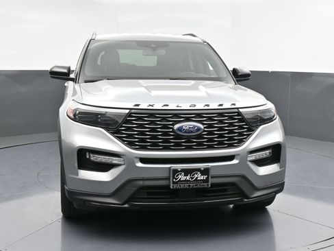 Used 2023 Ford Explorer ST-Line w/ Class IV Trailer Tow Package image 2