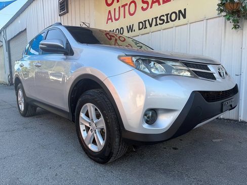 Used 2013 Toyota RAV4 XLE FWD image 2