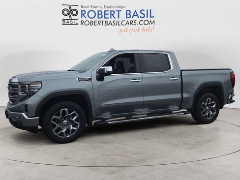 Used 2024 GMC Sierra 1500 SLT w/ SLT Premium Plus Package image 2