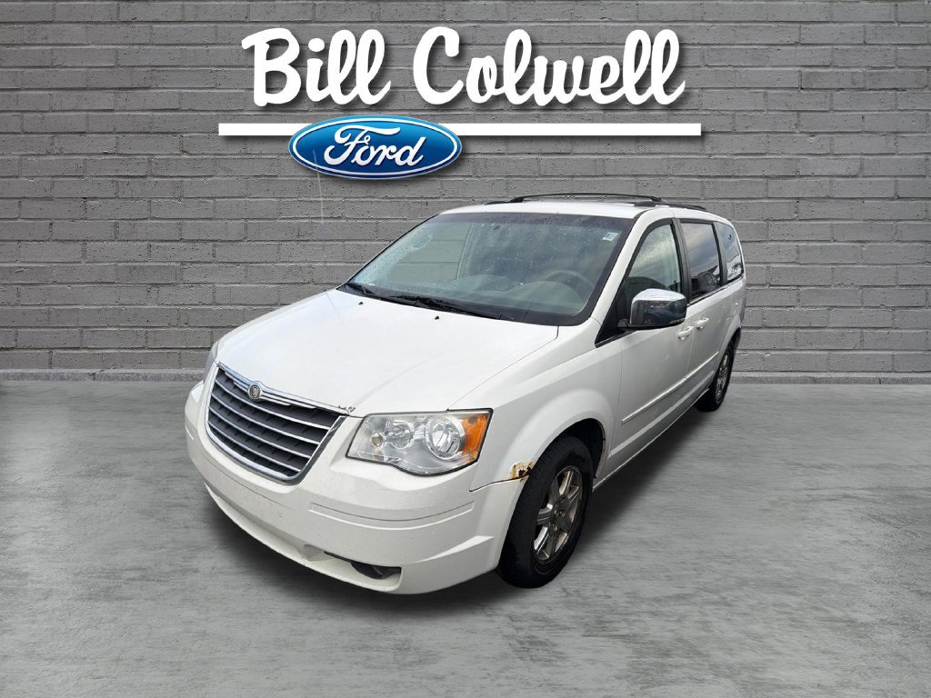 Used 2008 Chrysler Town & Country Touring FWD image 3