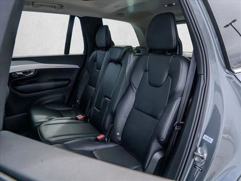 Used 2018 Volvo XC90 T5 Momentum w/ Convenience Package image 18