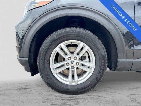Used 2023 Ford Explorer XLT w/ Equipment Group 202A AWD/4WD image 17