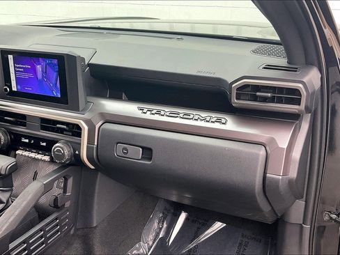 Used 2025 Toyota Tacoma SR5 image 21