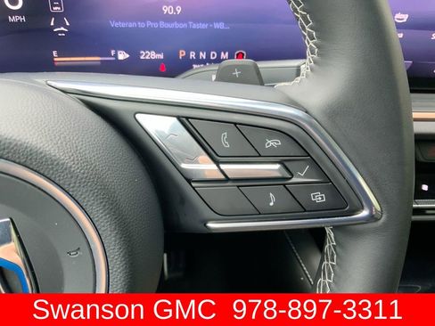 Certified 2025 Buick Envision Sport Touring AWD/4WD image 33
