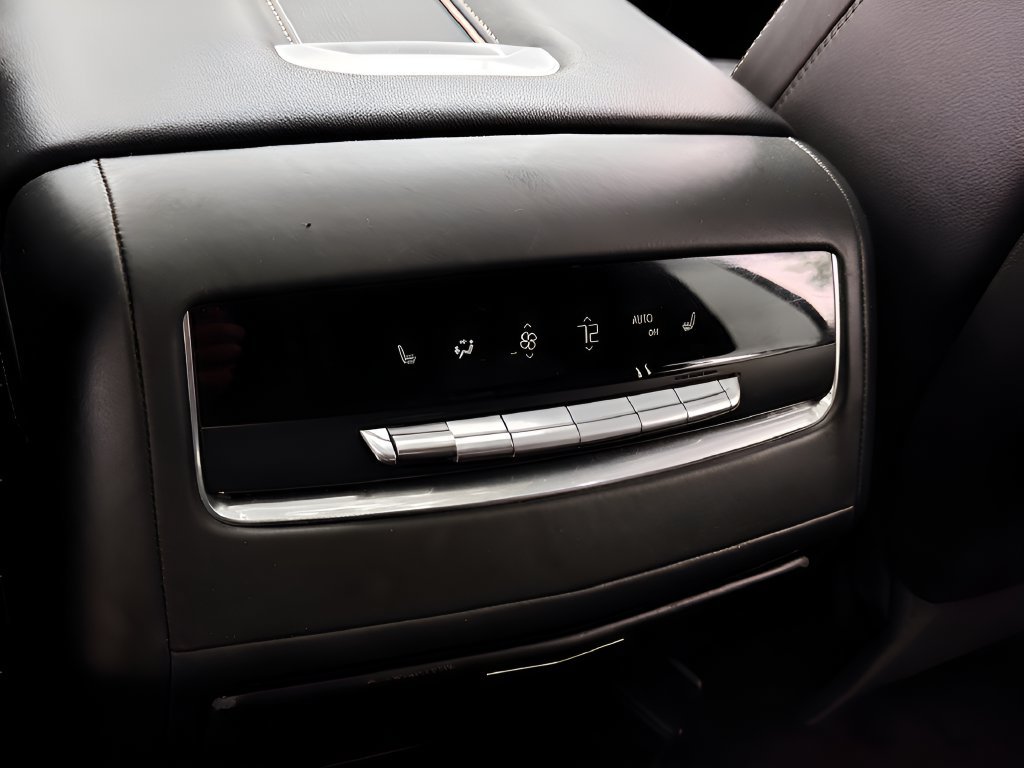 Used 2024 Cadillac Escalade V AWD/4WD image 22