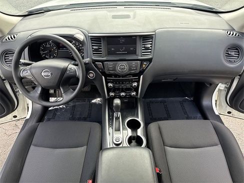 Used 2020 Nissan Pathfinder S image 9