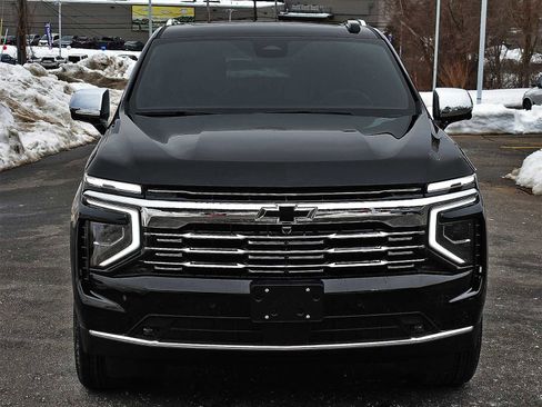 New 2026 Chevrolet Suburban Premier image 5