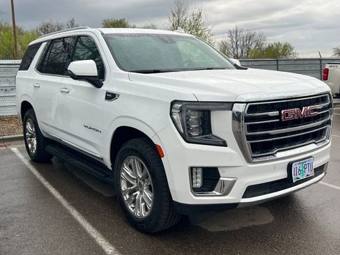 Used 2024 GMC Yukon SLT image 2