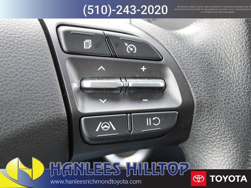 Used 2023 Hyundai Kona SE image 29