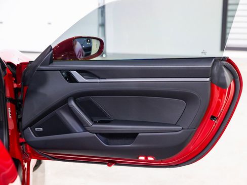 Used 2021 Porsche 911 Targa 4S Heritage Design image 27