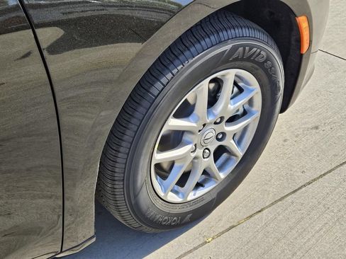 New 2026 Chrysler Pacifica Select FWD image 5