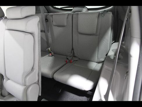 Used 2019 Toyota Highlander LE AWD/4WD image 18