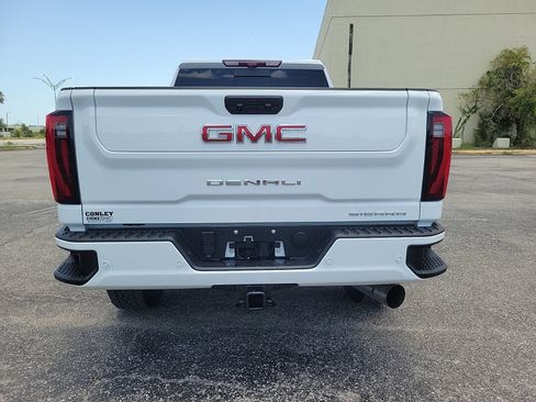 Used 2025 GMC Sierra 2500 Denali w/ Denali Reserve Package AWD/4WD image 7