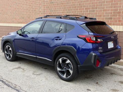 Used 2024 Subaru Crosstrek 2.5i Limited AWD/4WD image 8