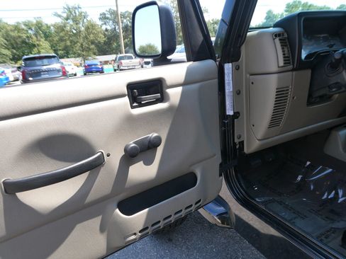 Used 2004 Jeep Wrangler Sahara AWD/4WD image 14