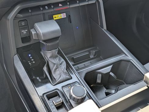 Certified 2026 Toyota Tundra SR5 AWD/4WD image 15