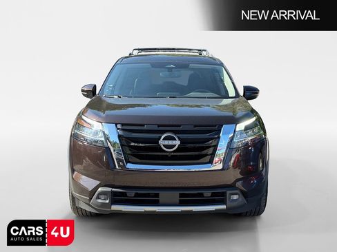 Used 2022 Nissan Pathfinder SL w/ Cargo Package FWD image 2